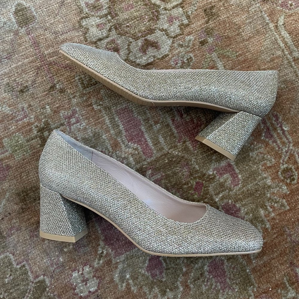Stuart Weitzman gold block pump size 7
